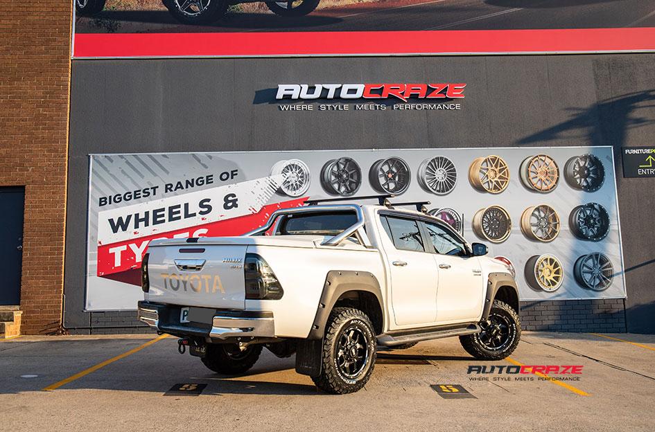 TOYOTA HILUX N80 4WD GD07 MATTE BLACK MILLED